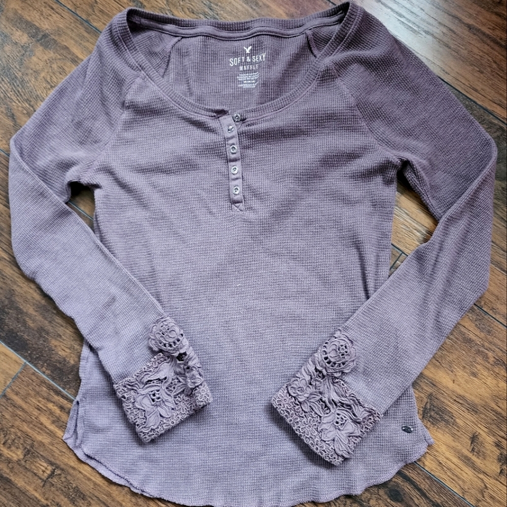 AE Waffle Knit w/ detailed Sleeves